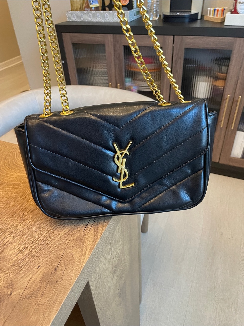Source Unknown Black Quilted Shoulder Bag with Gold Hardware - Picture 2 of 5